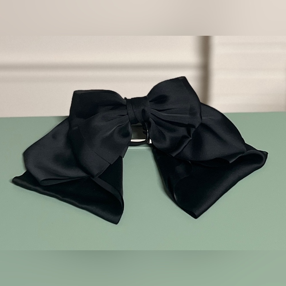 Black Ribbon hair claw clip